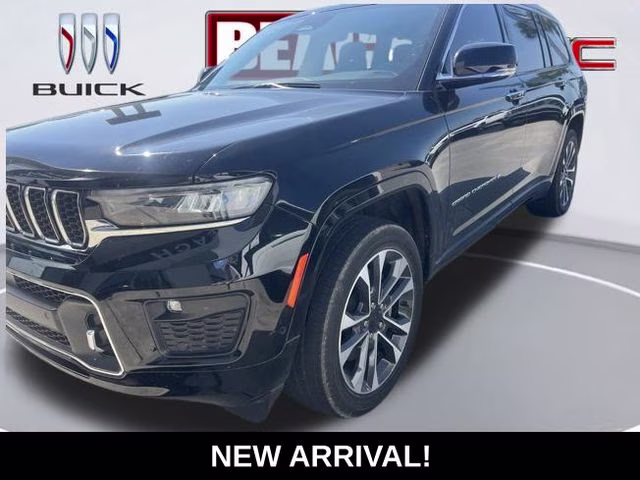 2023 Diamond Black Crystal Pearlcoat Jeep Grand Cherokee L Overland 4X4 SUV