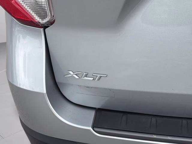 2022 Silver Metallic Ford Explorer XLT RWD SUV