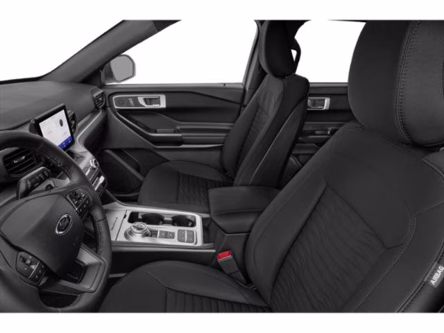 2022 Silver Metallic Ford Explorer XLT RWD SUV