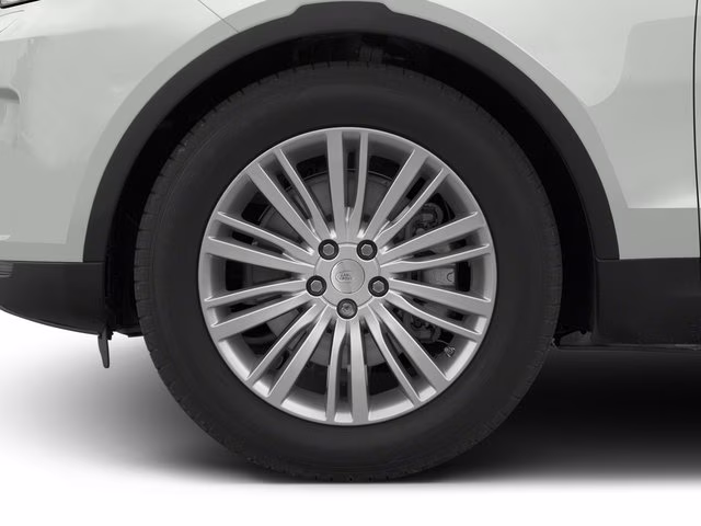 2018 Fuji White Land Rover Discovery SE 4X4 SUV