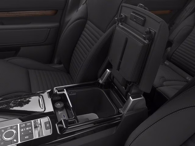 2018 Fuji White Land Rover Discovery SE 4X4 SUV