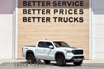 2023 Glacier White Nissan Frontier PRO-4X 4X4 Truck