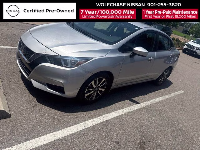 2022 Brilliant Silver Metallic Nissan Versa 1.6 SV FWD Sedan