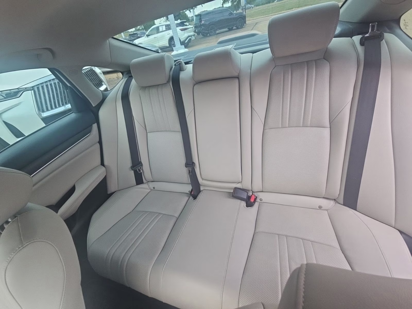 2022 White Honda Accord Touring 2.0T FWD Sedan