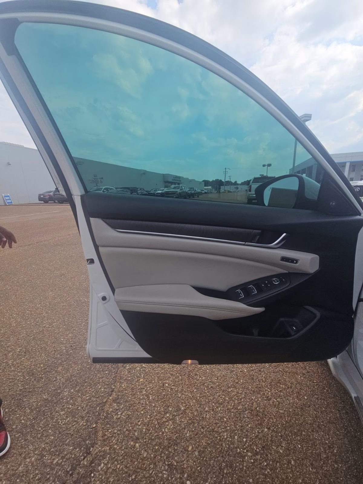 2022 White Honda Accord Touring 2.0T FWD Sedan