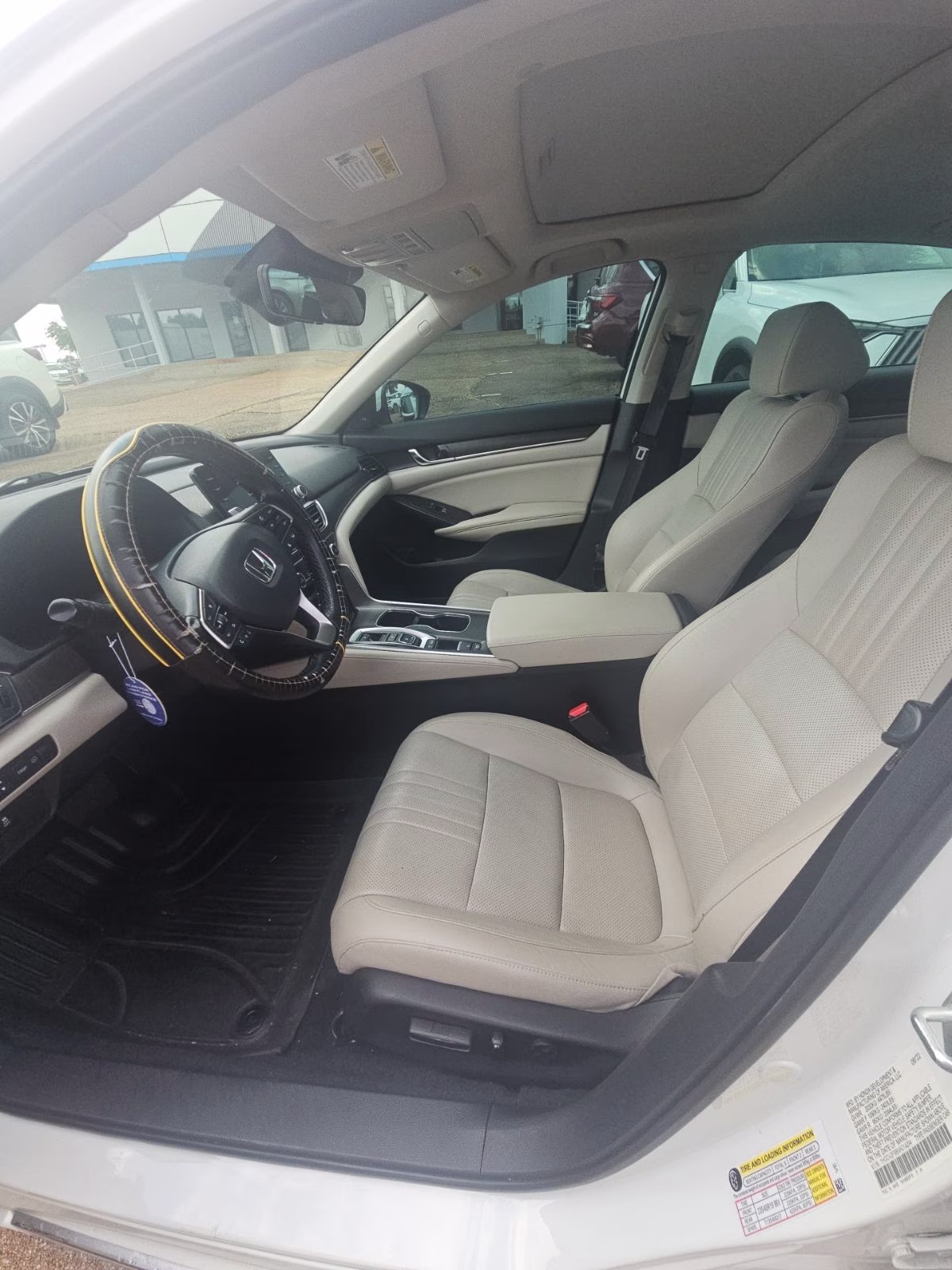 2022 White Honda Accord Touring 2.0T FWD Sedan