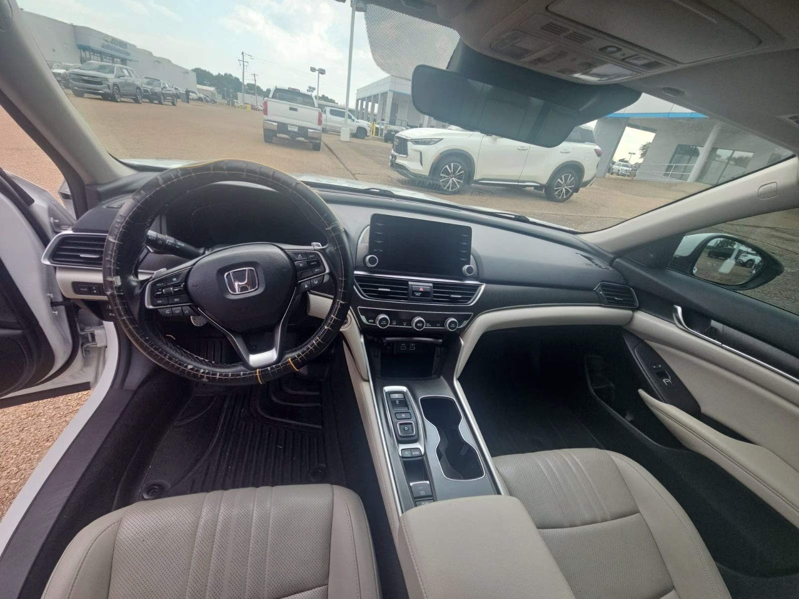 2022 White Honda Accord Touring 2.0T FWD Sedan