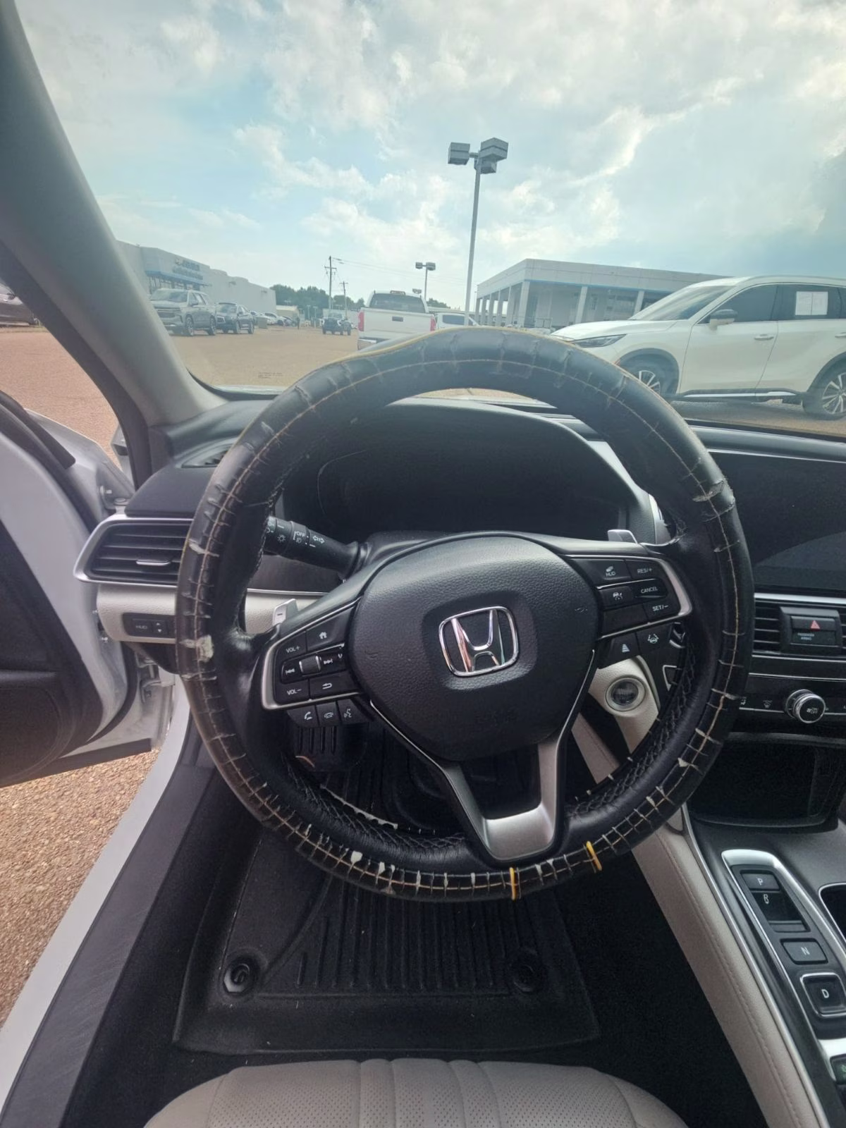 2022 White Honda Accord Touring 2.0T FWD Sedan
