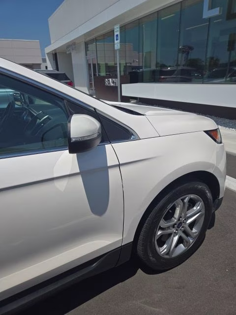 2017 White Platinum Ford Edge Titanium FWD SUV