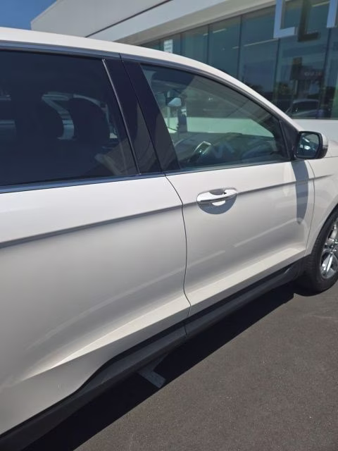 2017 White Platinum Ford Edge Titanium FWD SUV