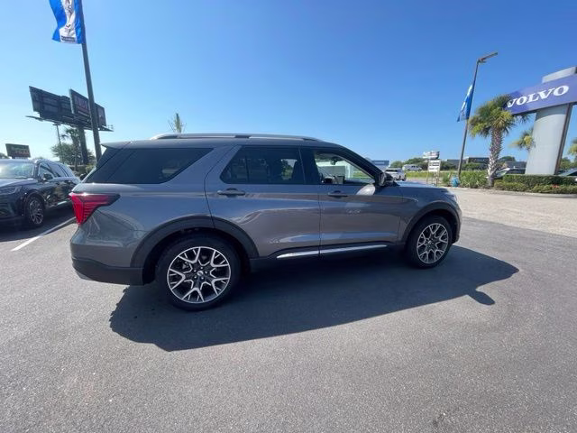2025 Gray Metallic Ford Explorer Platinum RWD SUV