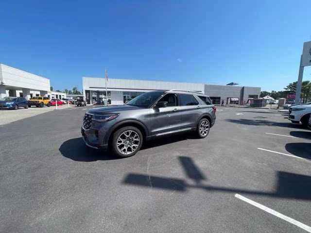2025 Gray Metallic Ford Explorer Platinum RWD SUV
