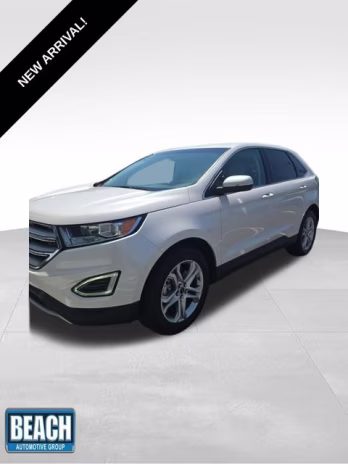 2017 White Platinum Clearcoat Metallic Ford Edge Titanium FWD SUV