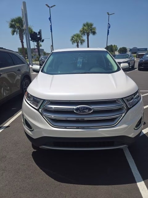 2017 White Platinum Ford Edge Titanium FWD SUV