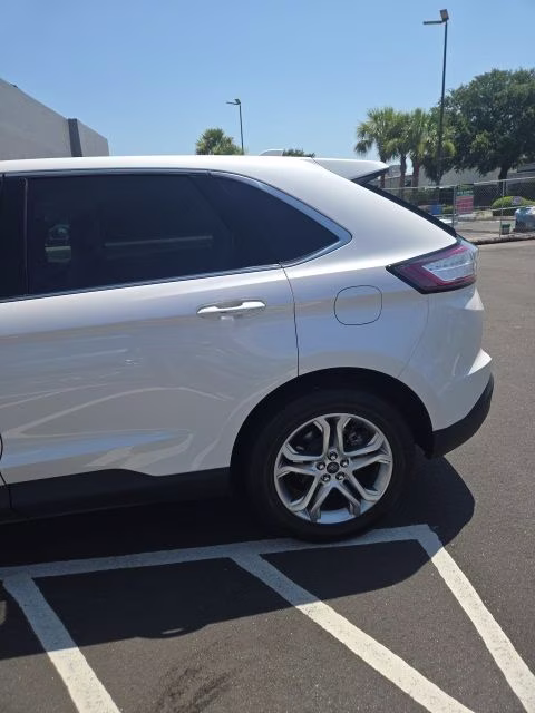 2017 White Platinum Ford Edge Titanium FWD SUV