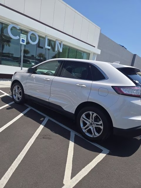 2017 White Platinum Ford Edge Titanium FWD SUV