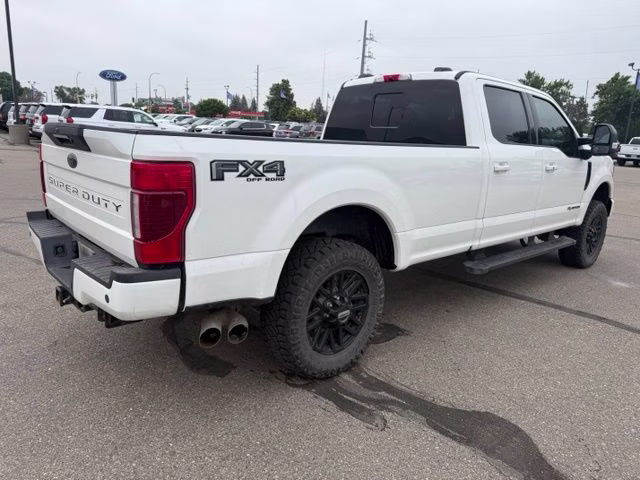 2022 White Metallic Ford Super Duty F-350 SRW Lariat 4X4 Truck