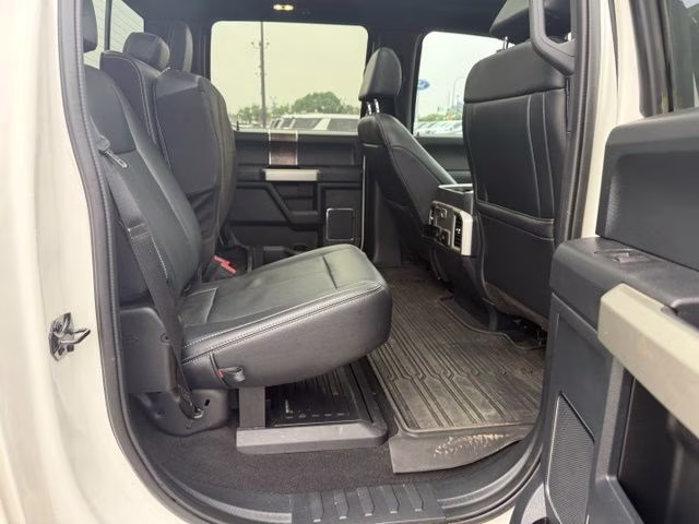 2022 White Metallic Ford Super Duty F-350 SRW Lariat 4X4 Truck