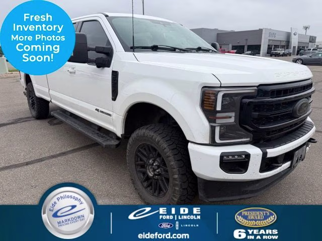 2022 White Metallic Ford Super Duty F-350 SRW Lariat 4X4 Truck