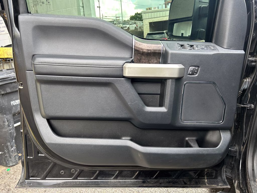 2022 Agate Black Metallic Ford Super Duty F-250 SRW Lariat 4X4 Truck