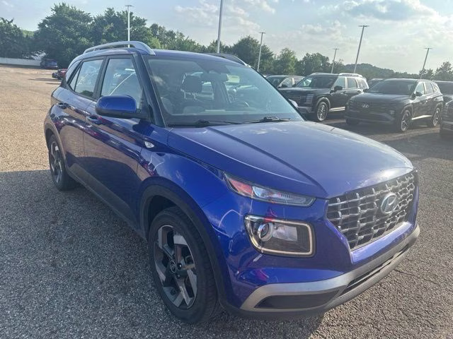 2023 Blue Metallic Hyundai Venue SEL FWD SUV