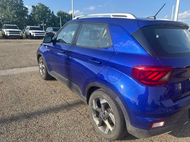 2023 Blue Metallic Hyundai Venue SEL FWD SUV