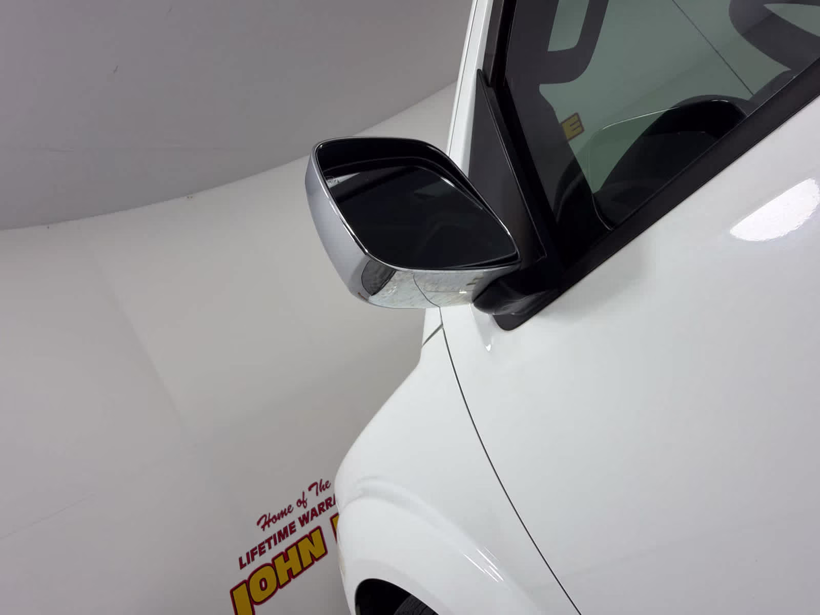 2015 Glacier White Nissan Frontier SL RWD Truck