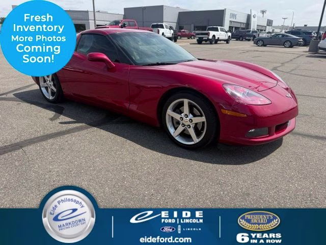 2005 Magnetic Red Metallic Chevrolet Corvette Base RWD Coupe