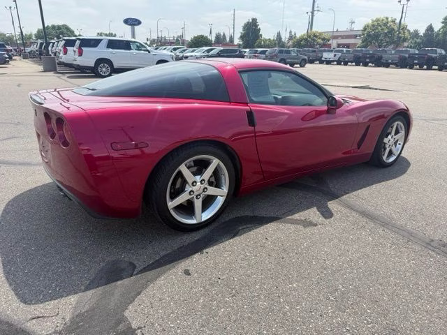 2005 Magnetic Red Metallic Chevrolet Corvette Base RWD Coupe
