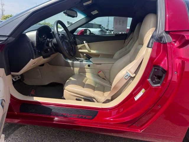 2005 Magnetic Red Metallic Chevrolet Corvette Base RWD Coupe