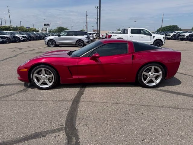 2005 Magnetic Red Metallic Chevrolet Corvette Base RWD Coupe