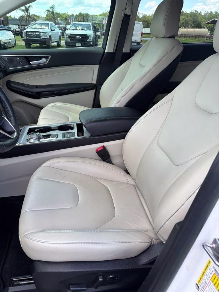 2021 White Metallic Ford Edge Titanium FWD SUV