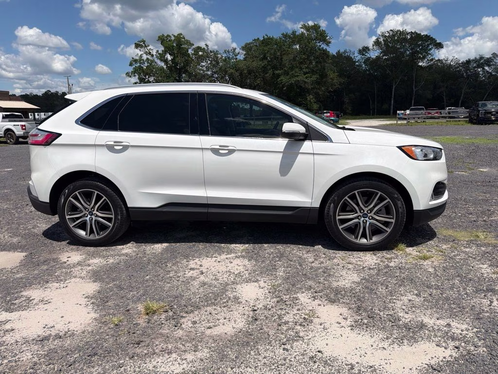 2021 White Metallic Ford Edge Titanium FWD SUV