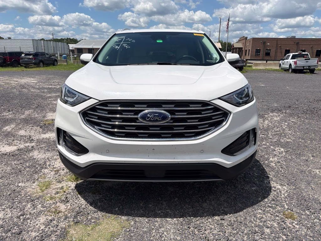 2021 White Metallic Ford Edge Titanium FWD SUV