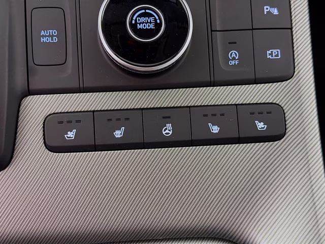 2025 White Hyundai Palisade SEL Premium 7 Passenger FWD SUV