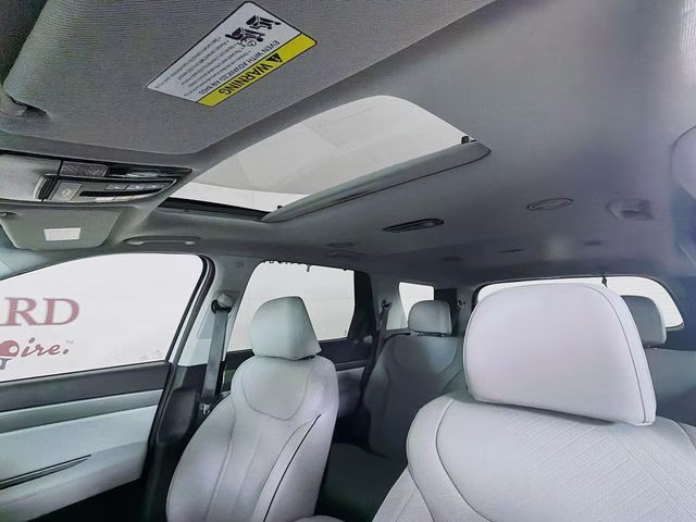 2025 White Hyundai Palisade SEL Premium 7 Passenger FWD SUV