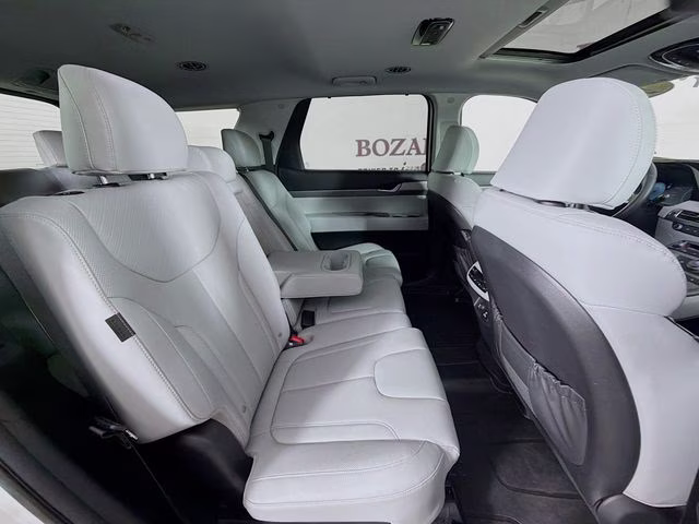 2025 White Hyundai Palisade SEL Premium 7 Passenger FWD SUV