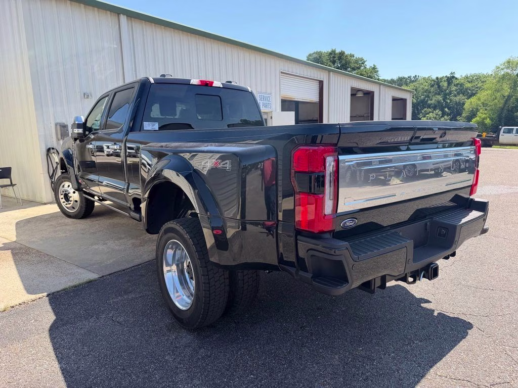 2026 Agate Black Metallic Ford Super Duty F-450 DRW Platinum 4X4 Truck