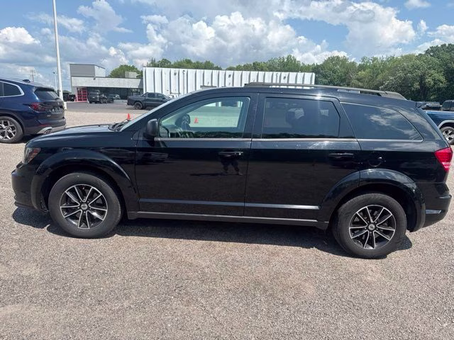 2018 Pitch Black Clearcoat Dodge Journey SE FWD SUV