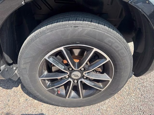 2018 Pitch Black Clearcoat Dodge Journey SE FWD SUV
