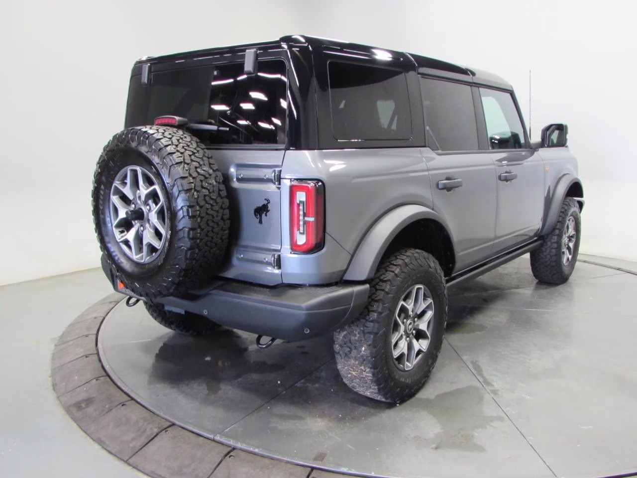 2025 Carbonized Gray Metallic Ford Bronco Badlands 4X4 SUV