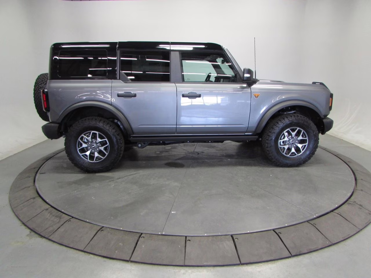 2025 Carbonized Gray Metallic Ford Bronco Badlands 4X4 SUV