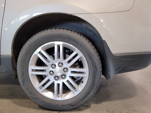 2013 Champagne Silver Metallic Chevrolet Traverse LT AWD SUV