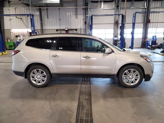 2013 Champagne Silver Metallic Chevrolet Traverse LT AWD SUV