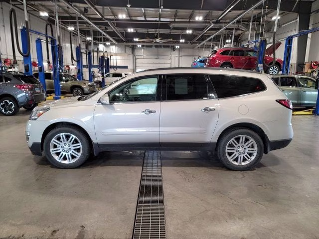 2013 Champagne Silver Metallic Chevrolet Traverse LT AWD SUV