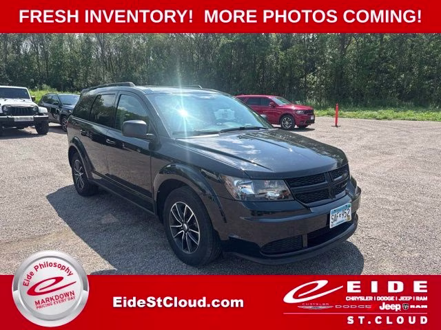 2018 Pitch Black Clearcoat Dodge Journey SE FWD SUV