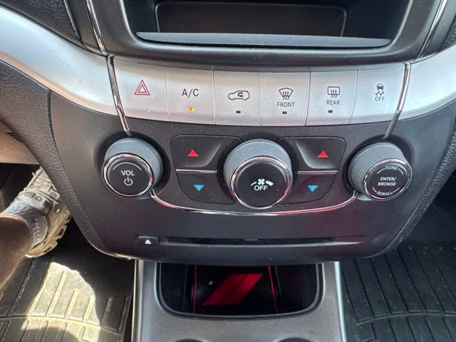 2018 Pitch Black Clearcoat Dodge Journey SE FWD SUV