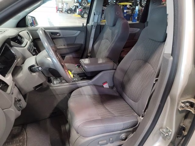 2013 Champagne Silver Metallic Chevrolet Traverse LT AWD SUV