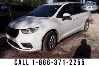 2023 Bright White Clearcoat Chrysler Pacifica Touring L FWD Van