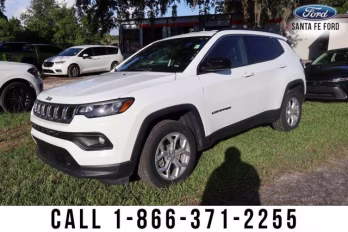 2024 Bright White Clearcoat Jeep Compass Latitude 4X4 SUV